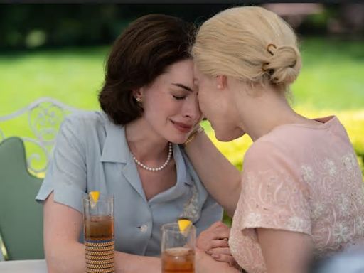 Mothers’ Instinct: nuovo trailer in italiano e featurette del thriller psicologico con Anne Hathaway e Jessica Chastain (Al cinema dal 9 maggio)