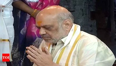 Watch: Amit Shah offers prayers at Tirupati Balaji Temple | Vijayawada News - Times of India