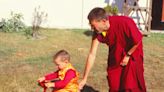 La historia del ‘niño Lama español’ que cambió el budismo por las discotecas de Ibiza