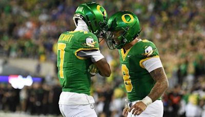 Oregon football score: Ducks beat Boise State 37-34 in wild late-night thriller | Sporting News