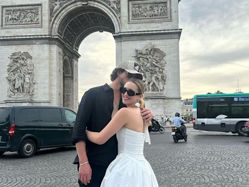 Mía Rubín y su novio llevan su amor por primera vez a París