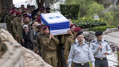 Las tropas de Israel encuentran los cuerpos de tres rehenes en Gaza, entre ellos Shani Louk