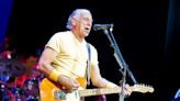 Cubs pay tribute to Jimmy Buffett, who played the first concert hosted at Wrigley Field