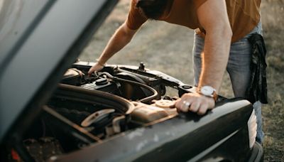 Unter die Haube gucken: Warum das jeder Autofahrer jetzt tun sollte