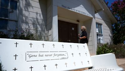 Plans to demolish Texas church where gunman opened fire in 2017 draw people in