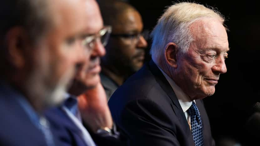 Jerry Jones will be called to testify at defamation trial. Other family members might, too