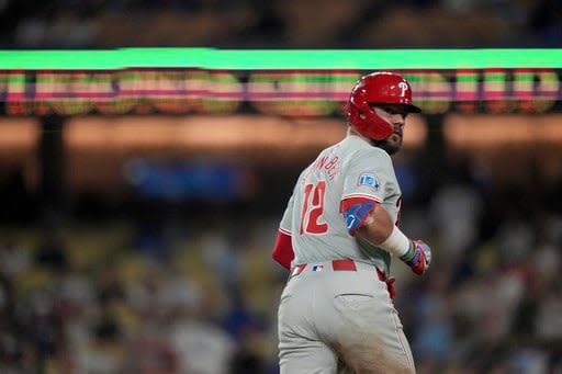 Kyle Schwarber slugs 3 homers and has 7 RBIs for Phillies in 9-4 win over Dodgers