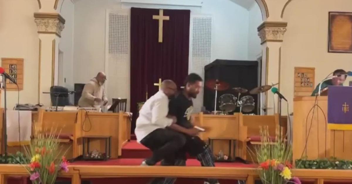 Pittsburgh-area church deacon who tackled gunman honored for his heroism