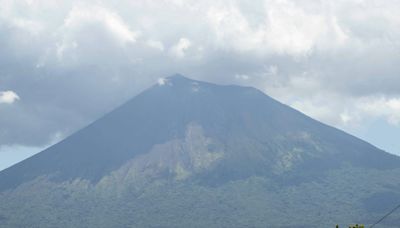 El volcán más alto de Nicaragua registra una "pequeña explosión" con emanación de gases