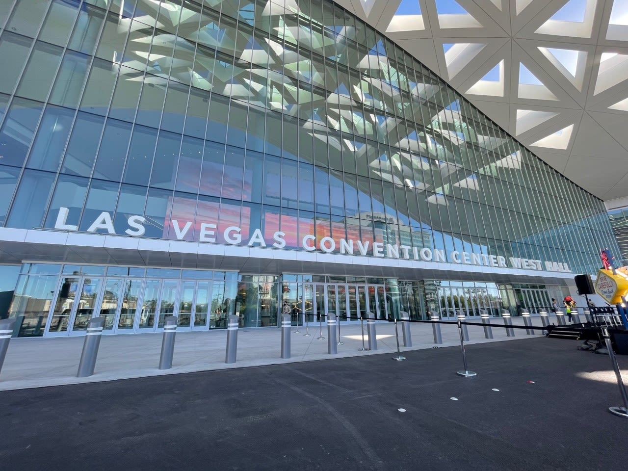 3.5 million people visited Las Vegas in April, including 500,000 convention-goers