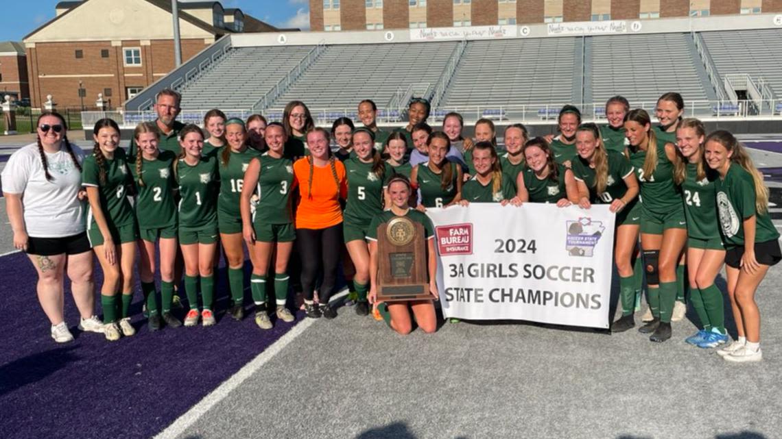 Episcopal Collegiate scores 5 second-half goals to route CAC in Class 3A state title game