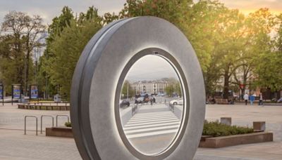 ‘Portal’ installation in NYC offers window to Dublin, Ireland