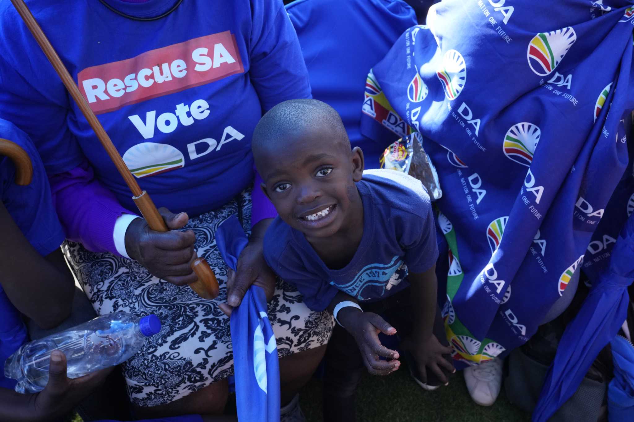 South Africa's main opposition party rallies support as it concludes election campaign