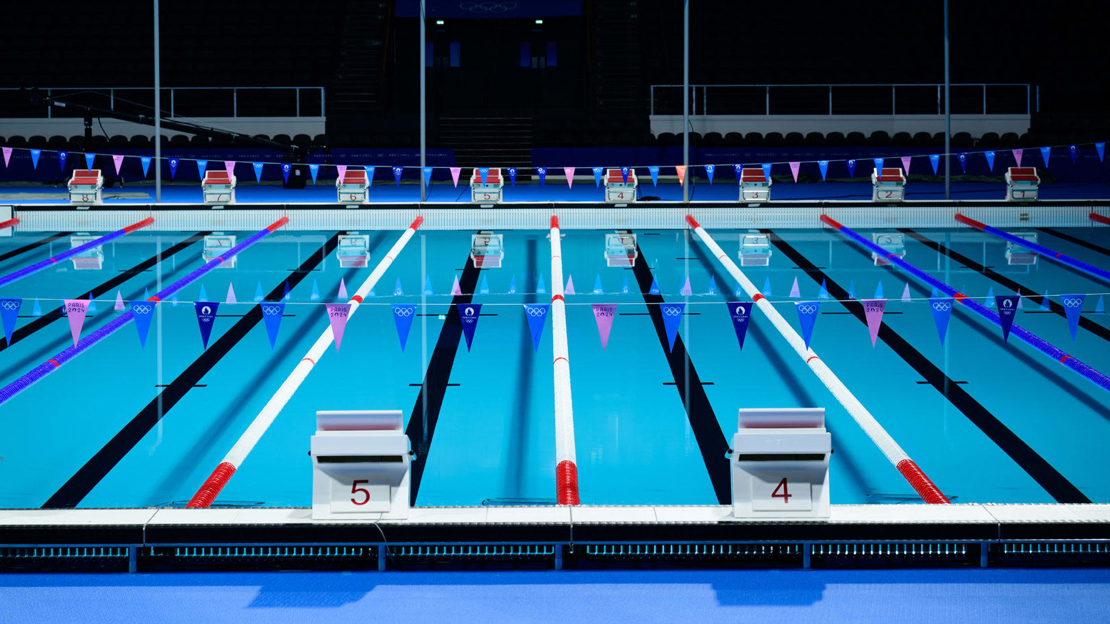 How this Paris arena transformed from a Taylor Swift concert into an Olympic pool