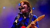 La larga y amarga lucha de John Fogerty, la leyenda de Creedence, para recuperar los derechos de sus canciones