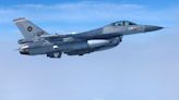 No hay una "solución milagrosa": Ucrania enfrenta muchos desafíos para lograr que los aviones F-16 entren en combate