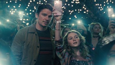 ...: Josh Hartnett Talks About Working With M Night Shyamalan On Trap; Calls Him 'One Of The True...