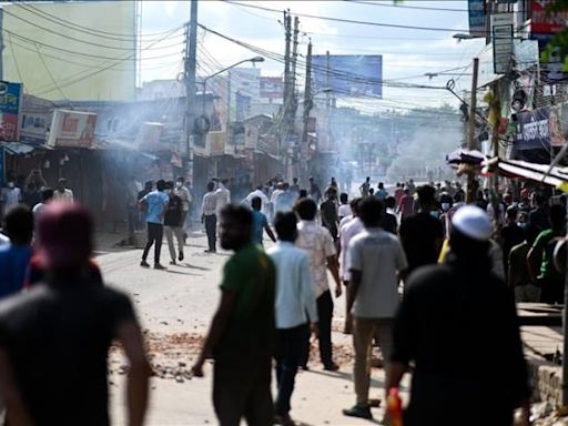 Curfew, internet blackout, military patrols continue in Bangladesh