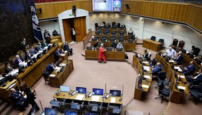 Sale a la luz el sueldo que reciben los senadores en Chile en 2024: la cifra te sorprenderá