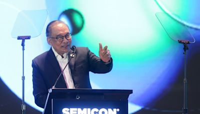 PM Anwar unveils RM500b investment goal in National Semiconductor Strategy’s first phase