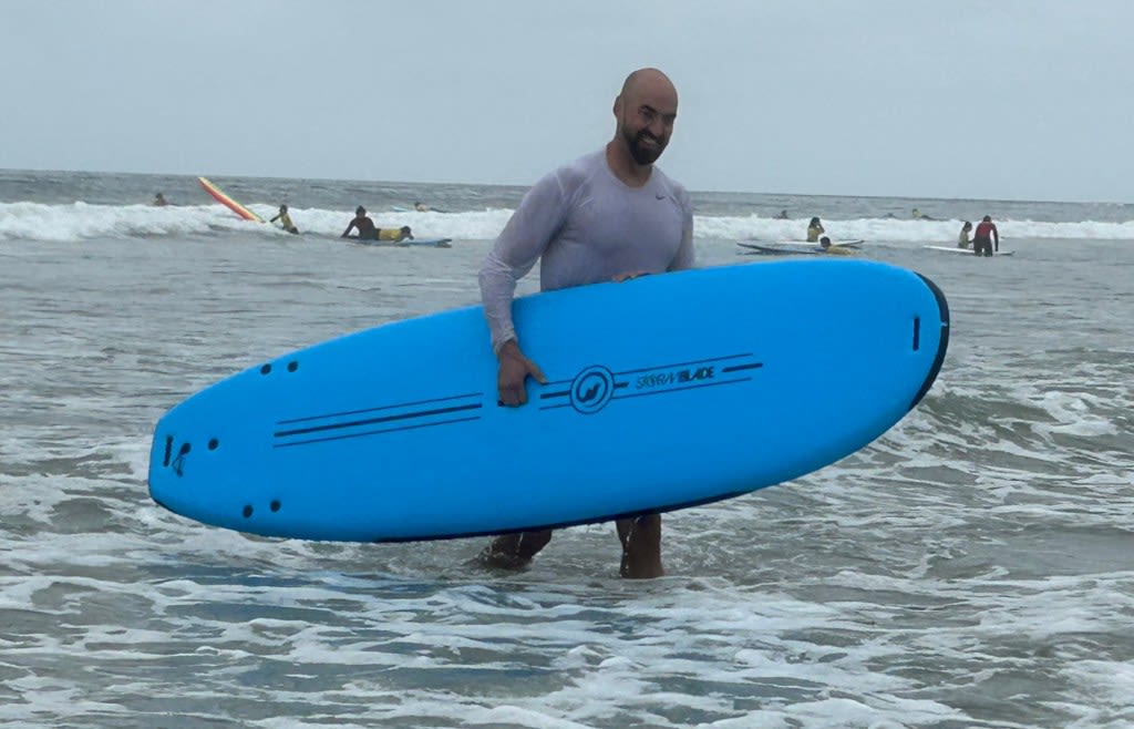 New San Diego State football coach Sean Lewis embraces SoCal culture with Pacific Beach surfing lesson