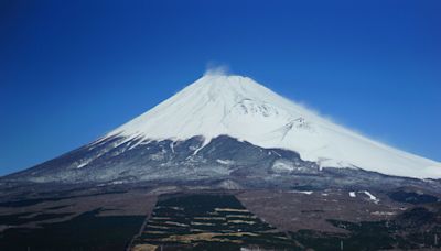 亂丟垃圾、危險登山 日本限制富士山遊客