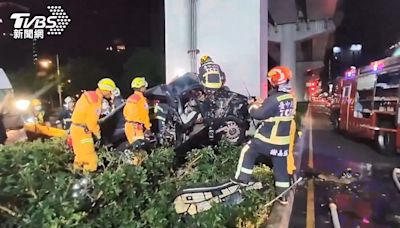 大七高速撞上台中捷運橋墩！ 駕駛夾車內身亡