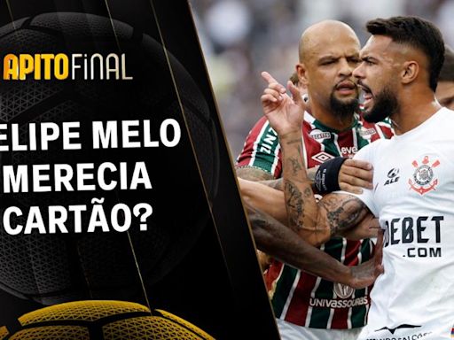 Felipe Melo merecia cartão por derrubar Breno Bidon no gol do Corinthians?