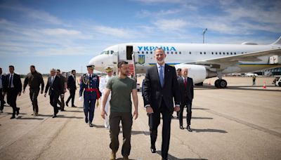 Zelensky arrives in Spain to sign bilateral security deal