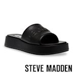 STEVE MADDEN-BEWILD 壓字厚底涼拖鞋-黑色