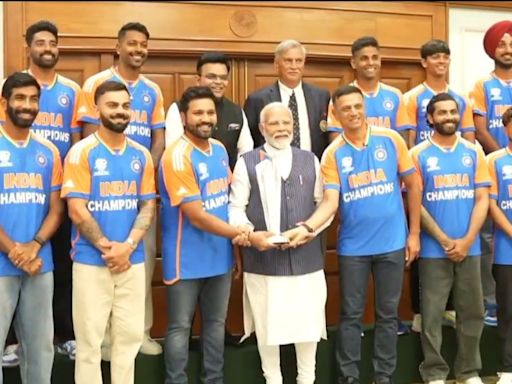 WATCH: PM Modi meets team India's World Cup winning squad, shakes hands with Rohit and Kohli