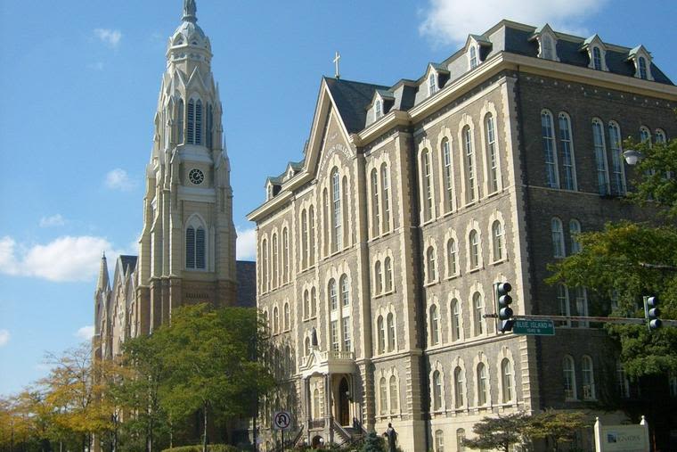 Catholic Priest Injured in Chicago Shooting After Confronting Car Thieves