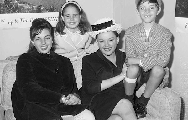 Liza Minnelli's Family: All About Her Famous Parents and 3 Siblings