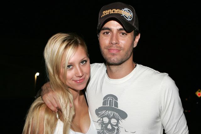 Enrique Iglesias Reveals What Anna Kournikova “Really” Thinks About Him Kissing Fans at Concert