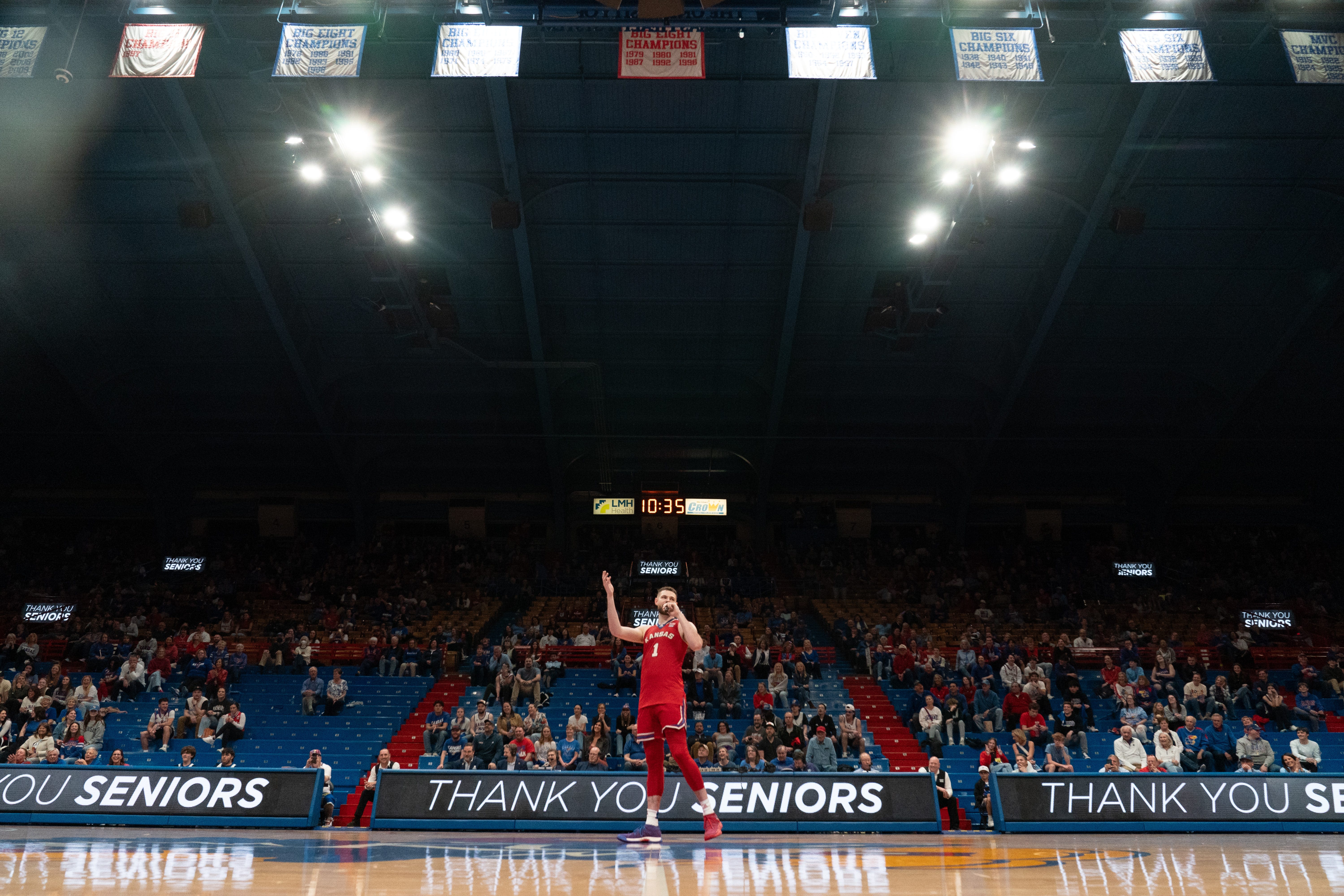 3 things to think about as Hunter Dickinson, Kansas basketball prepare for this season