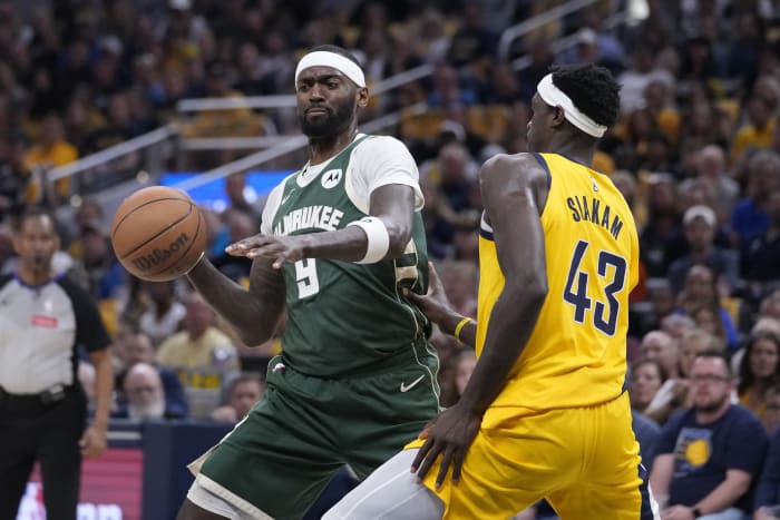 Middleton, Portis each score 29 as Bucks stay alive with 115-92 victory over Pacers in Game 5