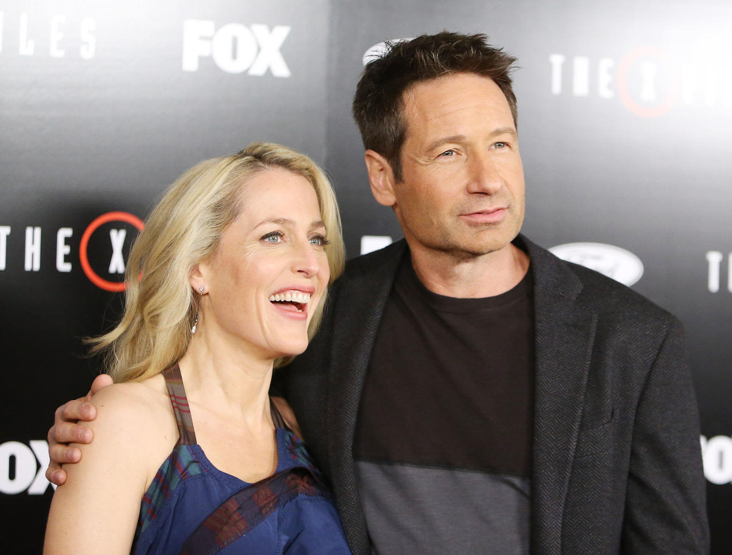 Gillian Anderson finally shares why she kissed David Duchovny before boyfriend at the Emmys