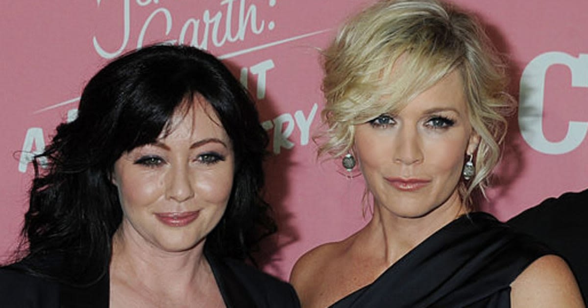 Jennie Garth shares the '90210' group chat's reaction to Shannen Doherty's death