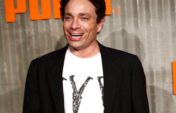 ‘Saturday Night Live’ alum Chris Kattan transforms Baltimore comedy club into ‘Night at the Roxbury’ - WTOP News