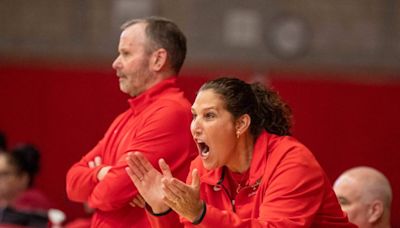 Mater Dei hires former college coach Jody Wynn as its girls basketball coach