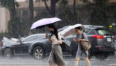 中南部雨勢將變大！周末「水氣增加」雨彈狂炸4地區 - 生活