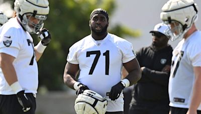 Raiders training camp: Short-handed offensive line hangs in there as pads come on