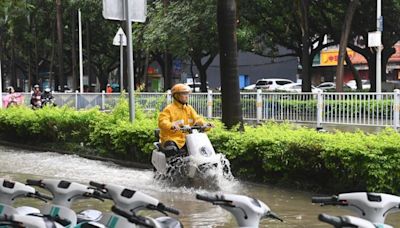 南方多地強降雨 中央氣象台繼續發布暴雨黃色預警 - RTHK