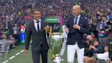 Zinedine Zidane dio 'papaya' en final de Champions League y se la montaron por su chaqueta