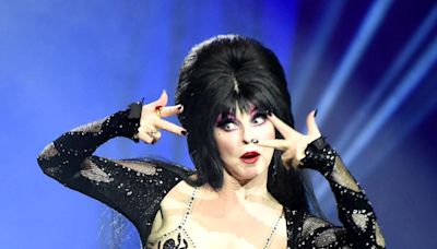 What to expect during Elvira XXperience at Knott’s Scary Farm