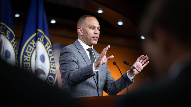 In fractured GOP majority, Jeffries amasses unusual amount of power as minority leader