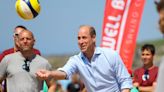Prinz William zeigt sich sportlich beim Beach-Volleyball