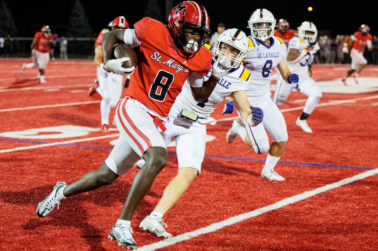 See photos from Warren De La Salle’s win over Orchard Lake St. Mary’s