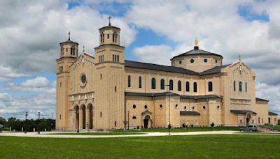 In this Kansas town, an insular Catholic sect leaves some residents feeling left out