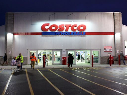 Is Costco Wholesale Corporation (COST) an Unstoppable Dividend Stocks to Buy?